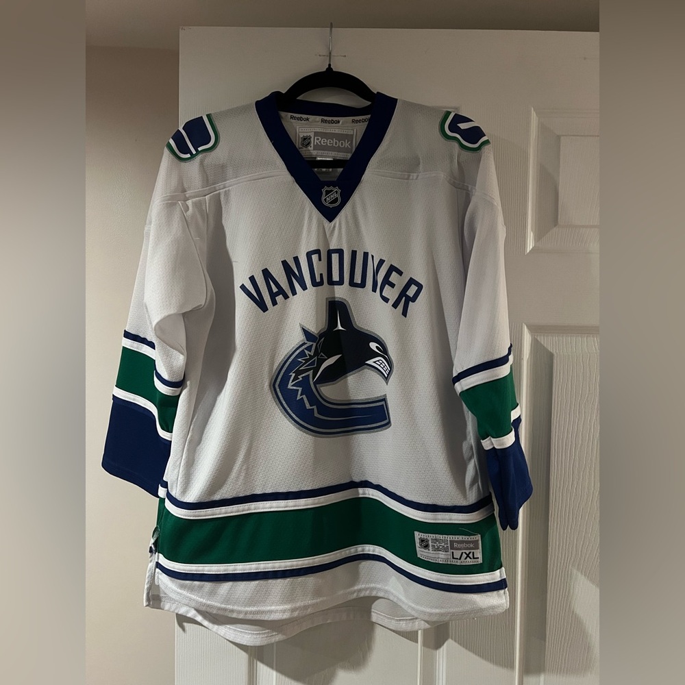 Reebok Vancouver Canucks women’s jersey